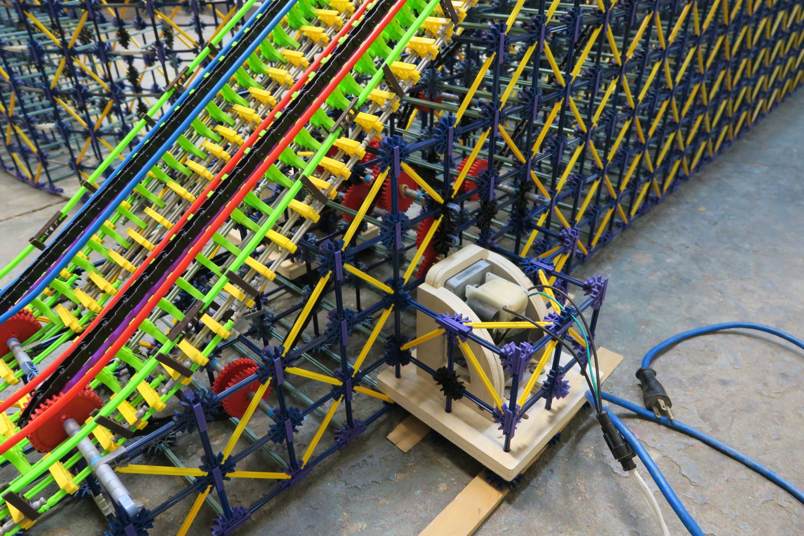 colossal racer knex