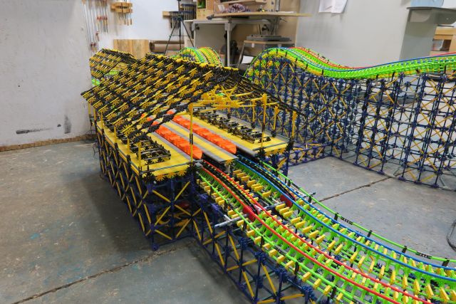 colossal racer knex